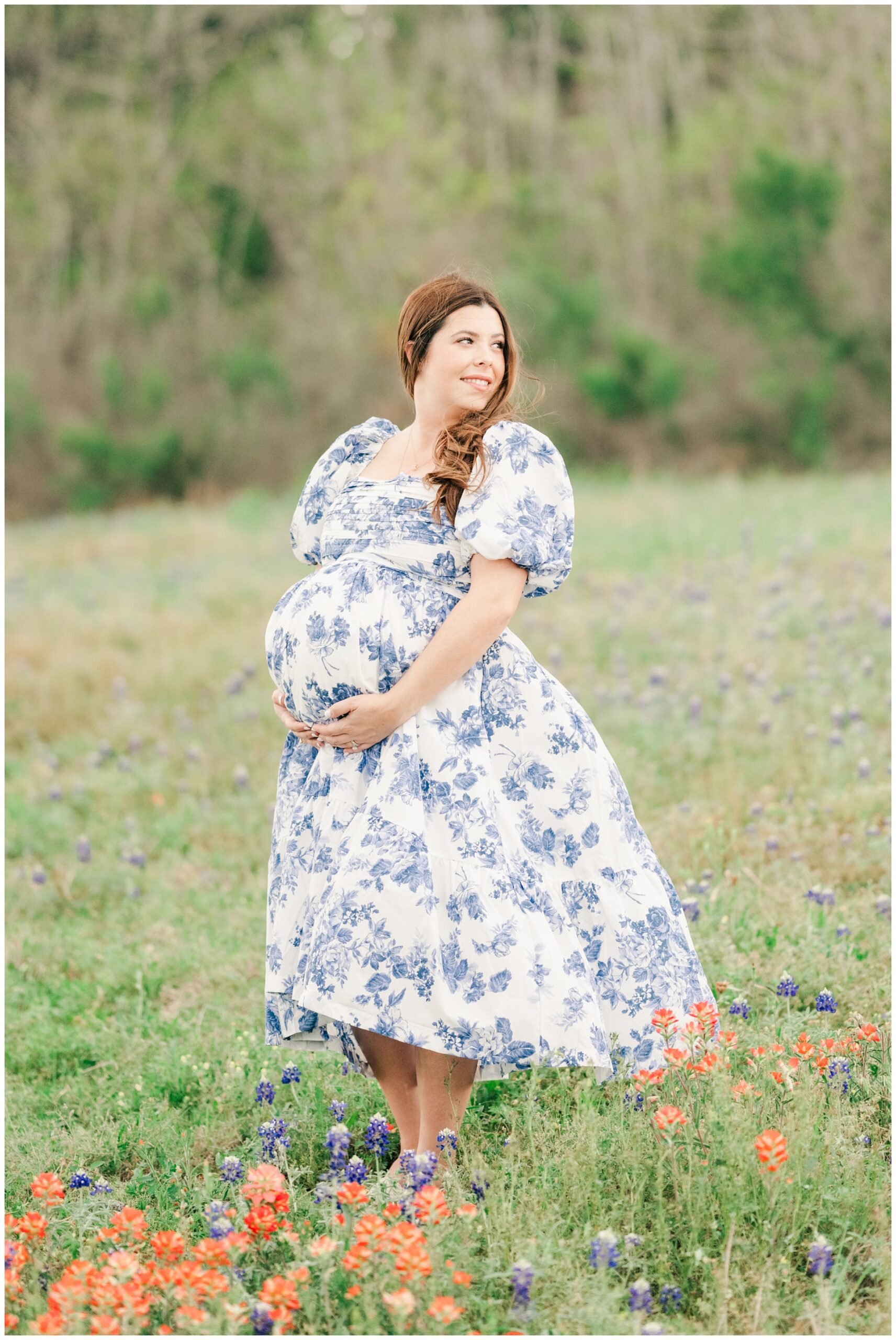 Maternity photography in a patch of wildflowers, Spring Texas.